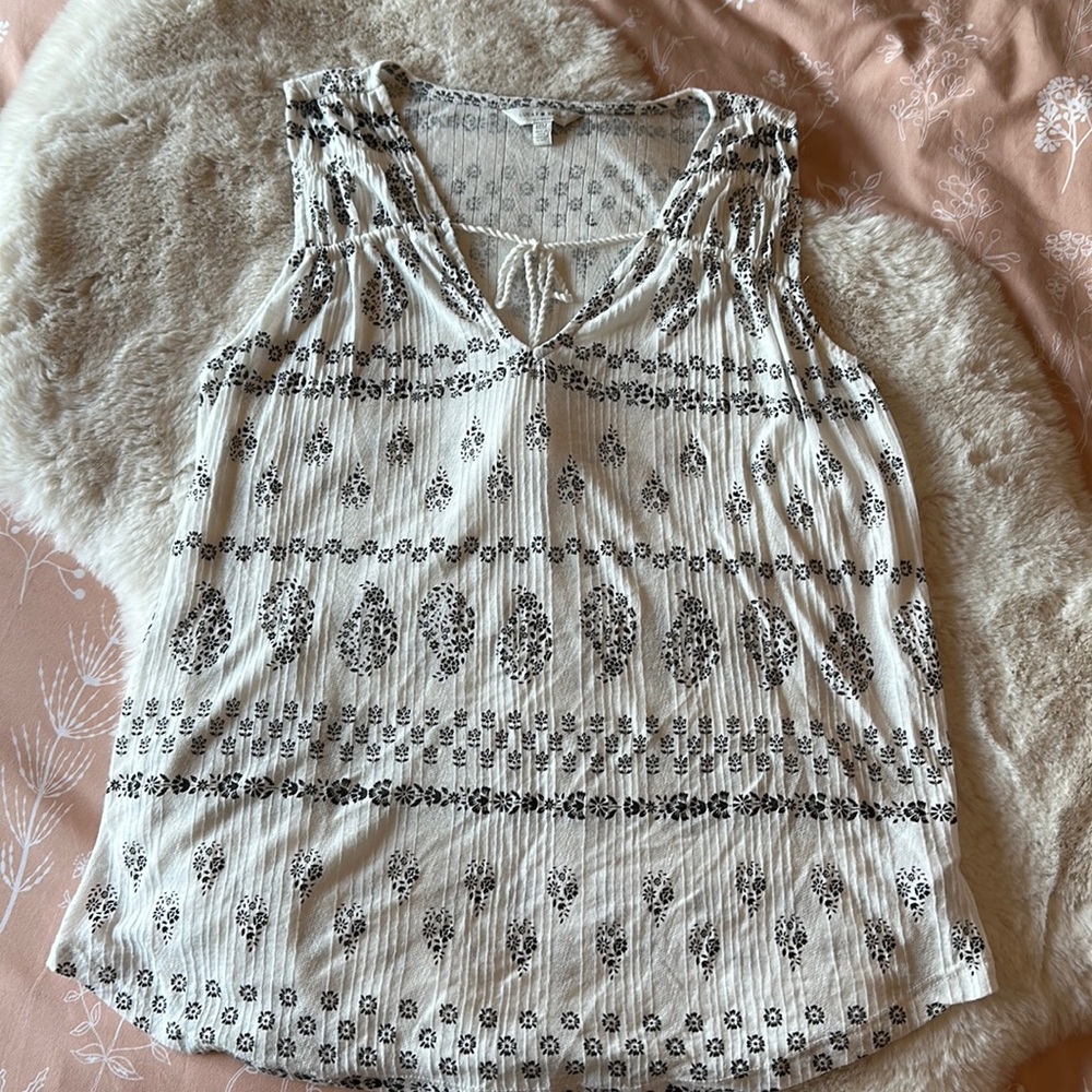 Like New! Lucky Brand white/floral tank
